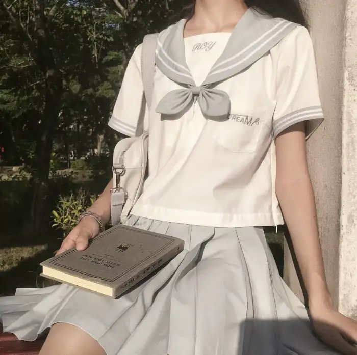 寒门状元,竟是落难千金$满级千金从高考状元开始